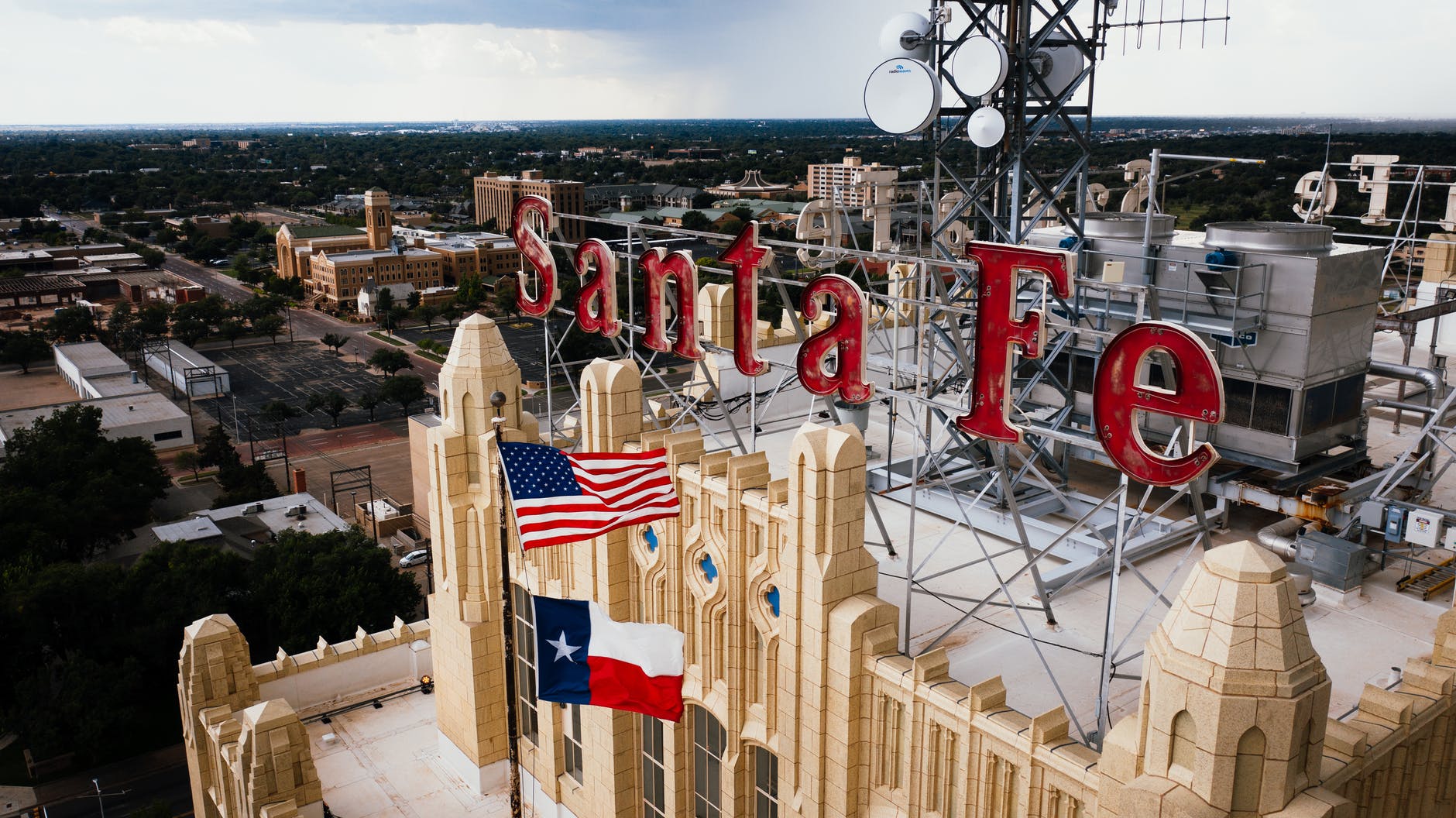 a red santa fe signage on santa fe building in amarillo texas united states